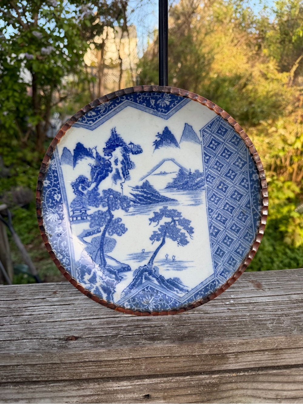 Japanese Porcelain Transfer Ware Plate 10” Pie Crust Rim Flow Blue White Brown